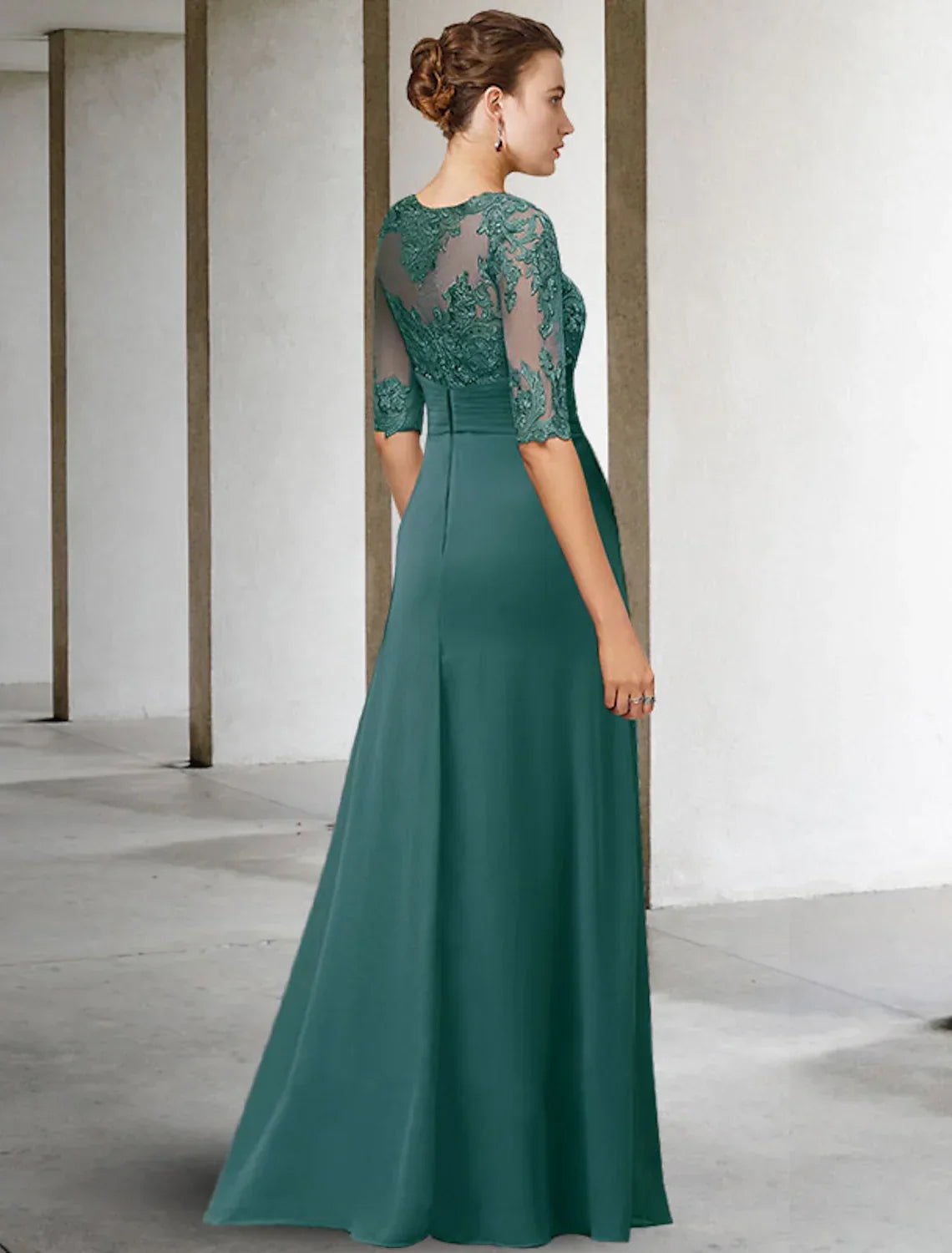 Mother of the Bride Dress Plus Size Elegant Floor Length Short Sleeve Appliques