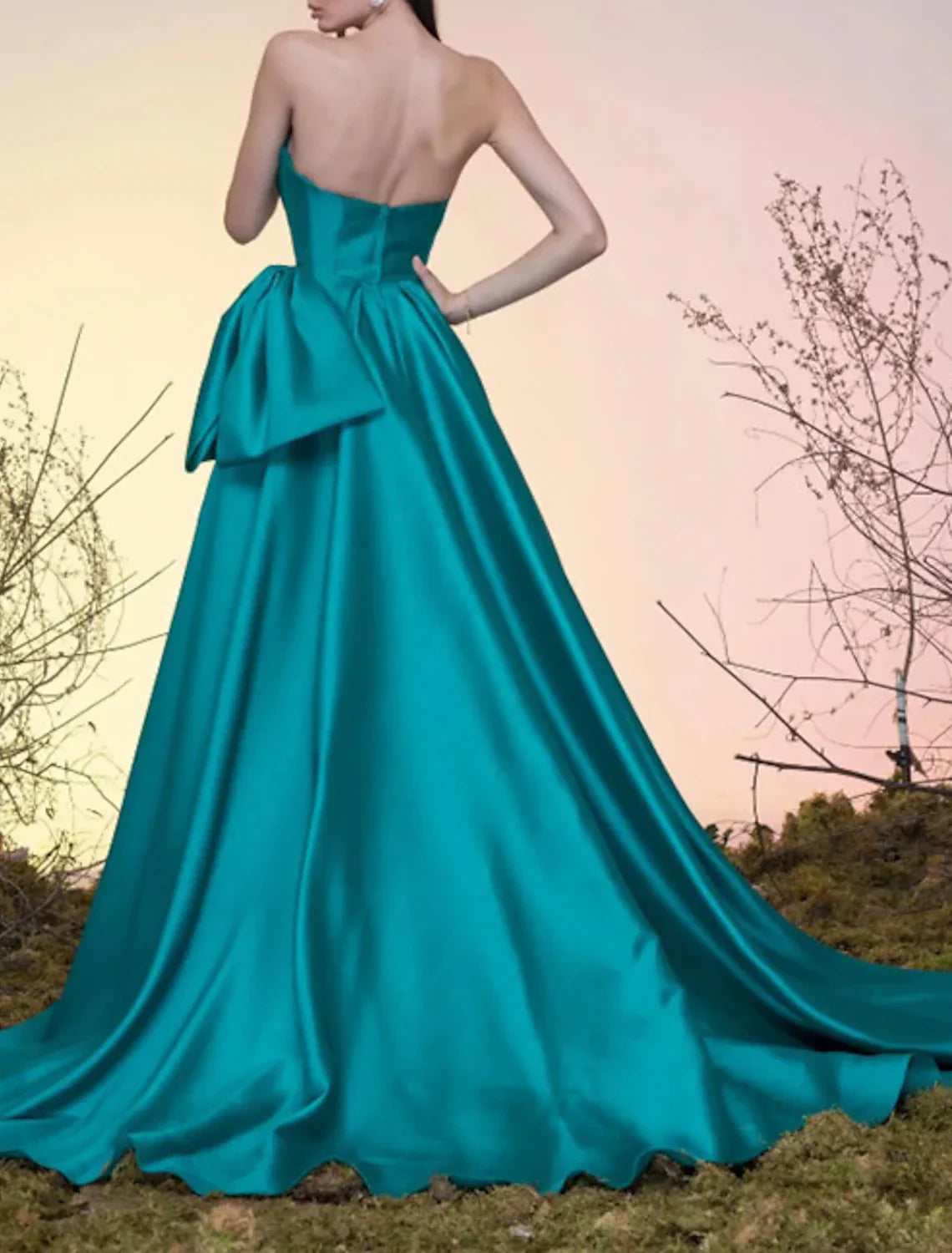 Celebrity Style Elegant Vintage Wedding Guest Prom Dress Strapless Sleeveless Court Train with Bow(s) Overskirt