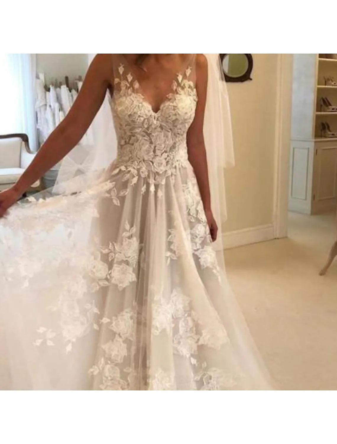 Beach Open Back Wedding Dresses A-Line Sleeveless V Neck Appliques