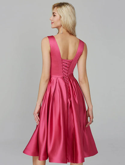 Elegant Red A-Line Classic-Neck Sleeveless Classic-Back Knee-Length Homecoming Dress