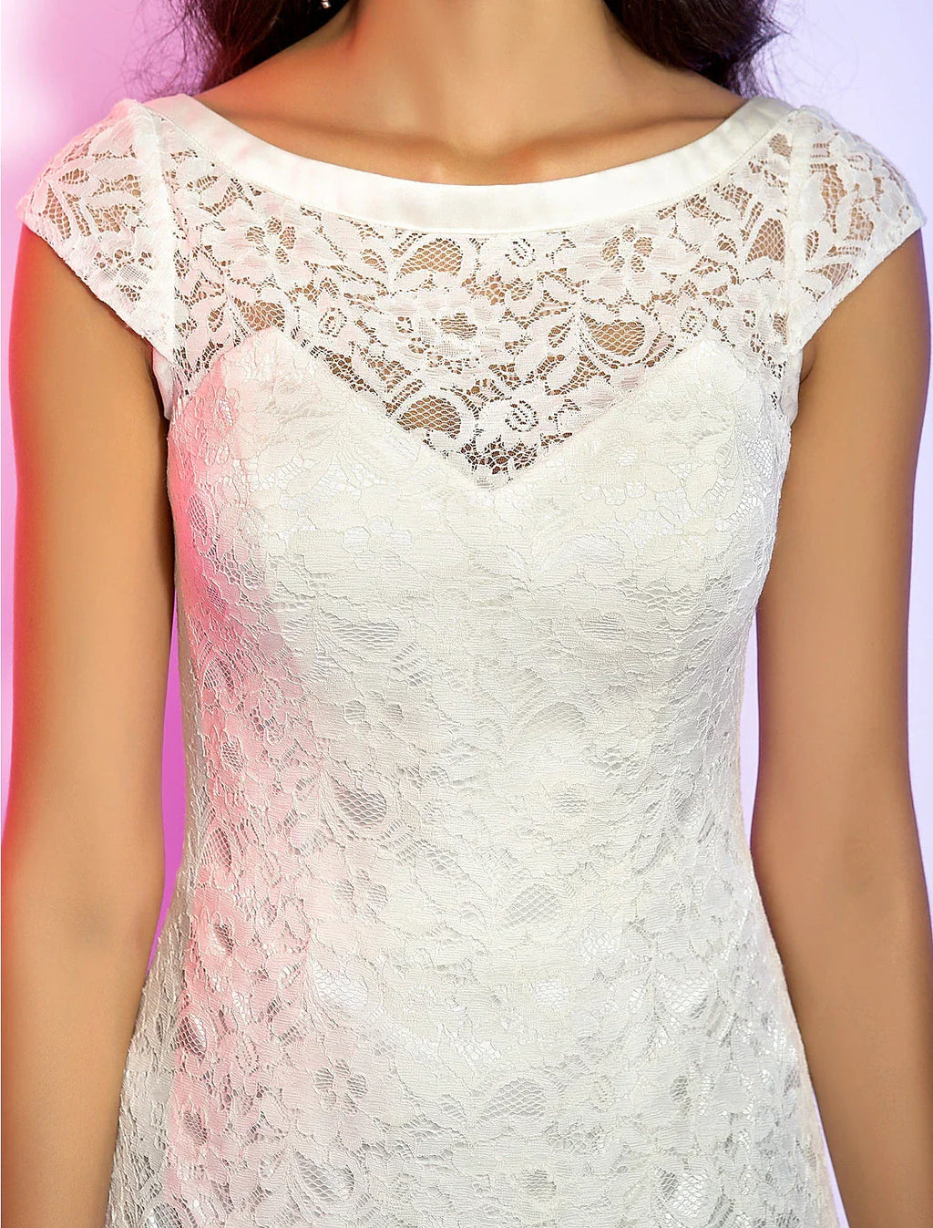 Sheath / Column Cute Homecoming Cocktail Party Dress Illusion Neck Short Sleeve Short / Mini All Over with Feathers / Fur