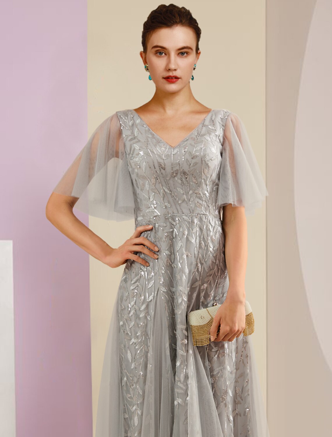 Sheath / Column Mother of the Bride Dress Party Sparkle & Shine V Neck Floor Length Short Sleeve with Pleats