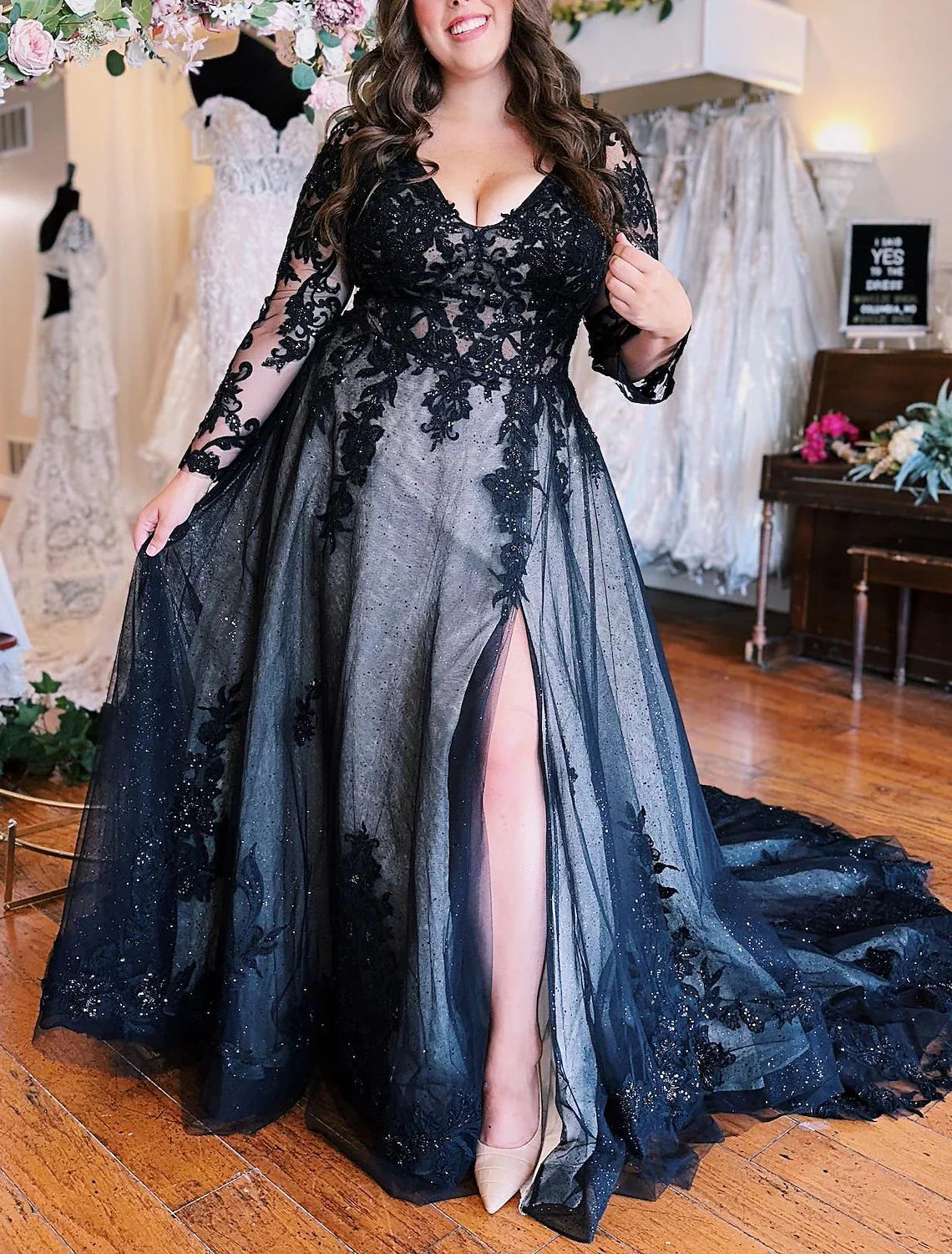 Black Evening Gown Dress Plus Size Formal Wedding Court Train Sleeveless V Neck Fall Wedding Reception with Slit Appliques