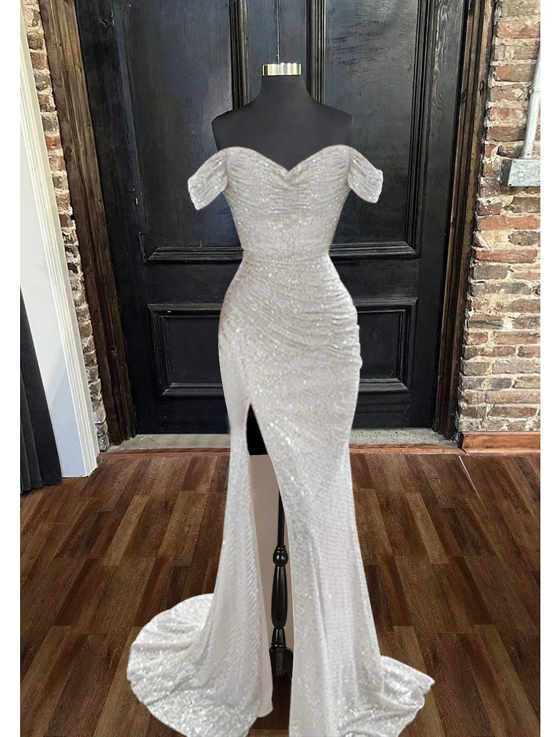 Mermaid / Trumpet Evening Gown Sparkle & Shine Dress Prom Floor Length Sleeveless Cowl Neck with Ruched