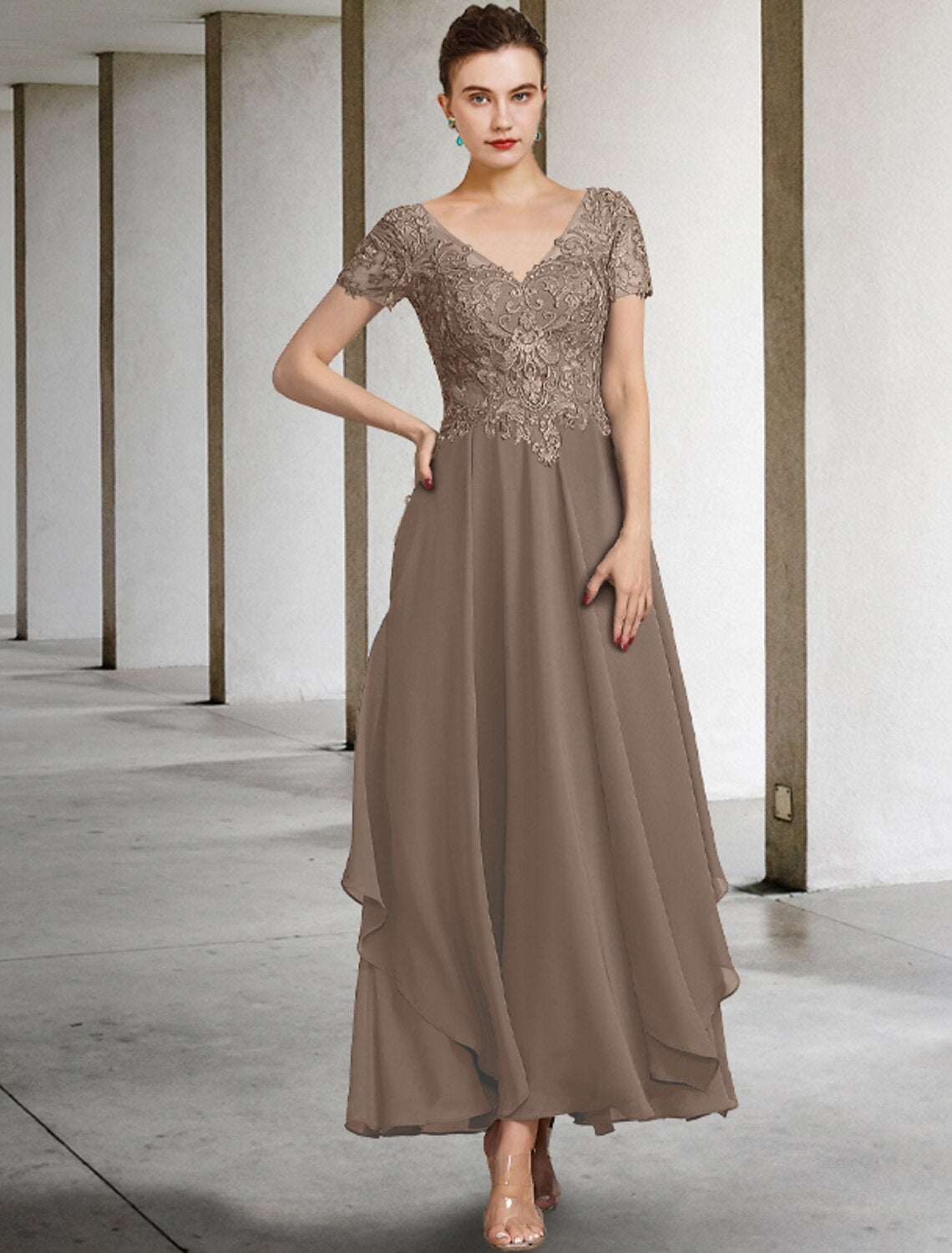 Mother of the Bride Dress Plus Size Elegant V Neck Ankle Length Short Sleeve with Appliques