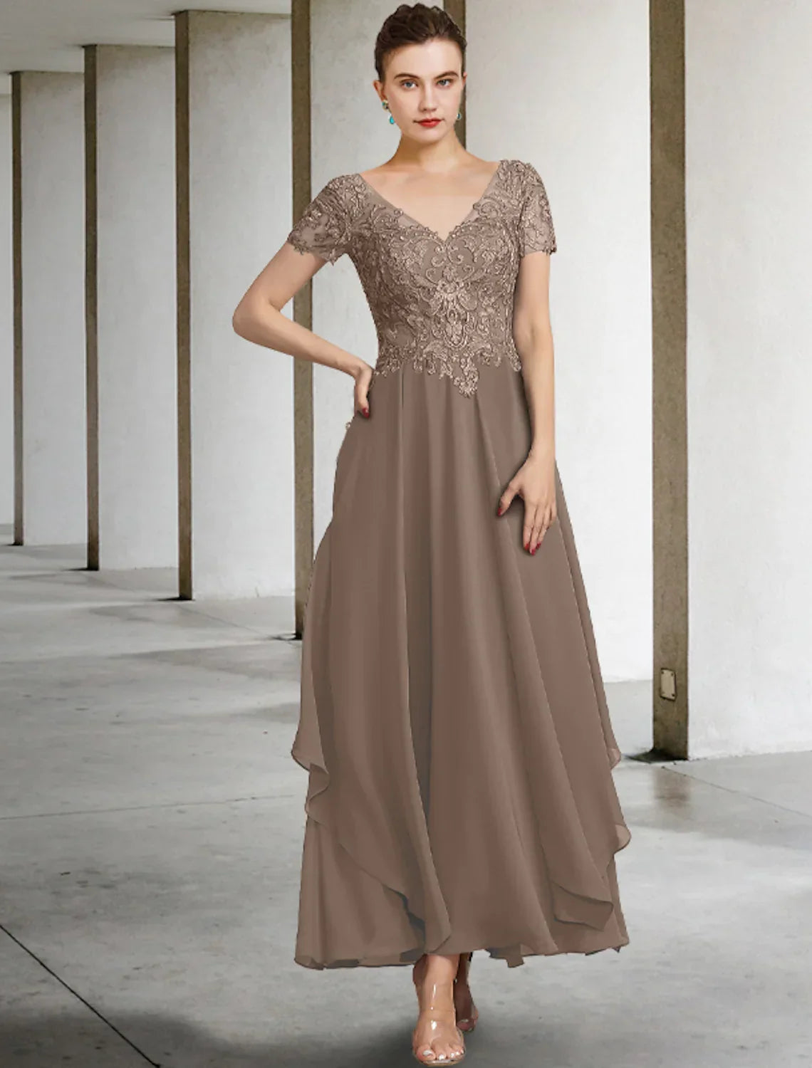 Mother of the Bride Dress Plus Size Elegant V Neck Ankle Length Short Sleeve Appliques
