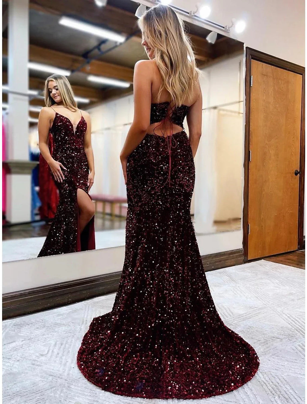 Mermaid / Trumpet Prom Dresses Sparkle & Shine Dress Formal Wedding Party Court Train Sleeveless V Neck Backless with Slit