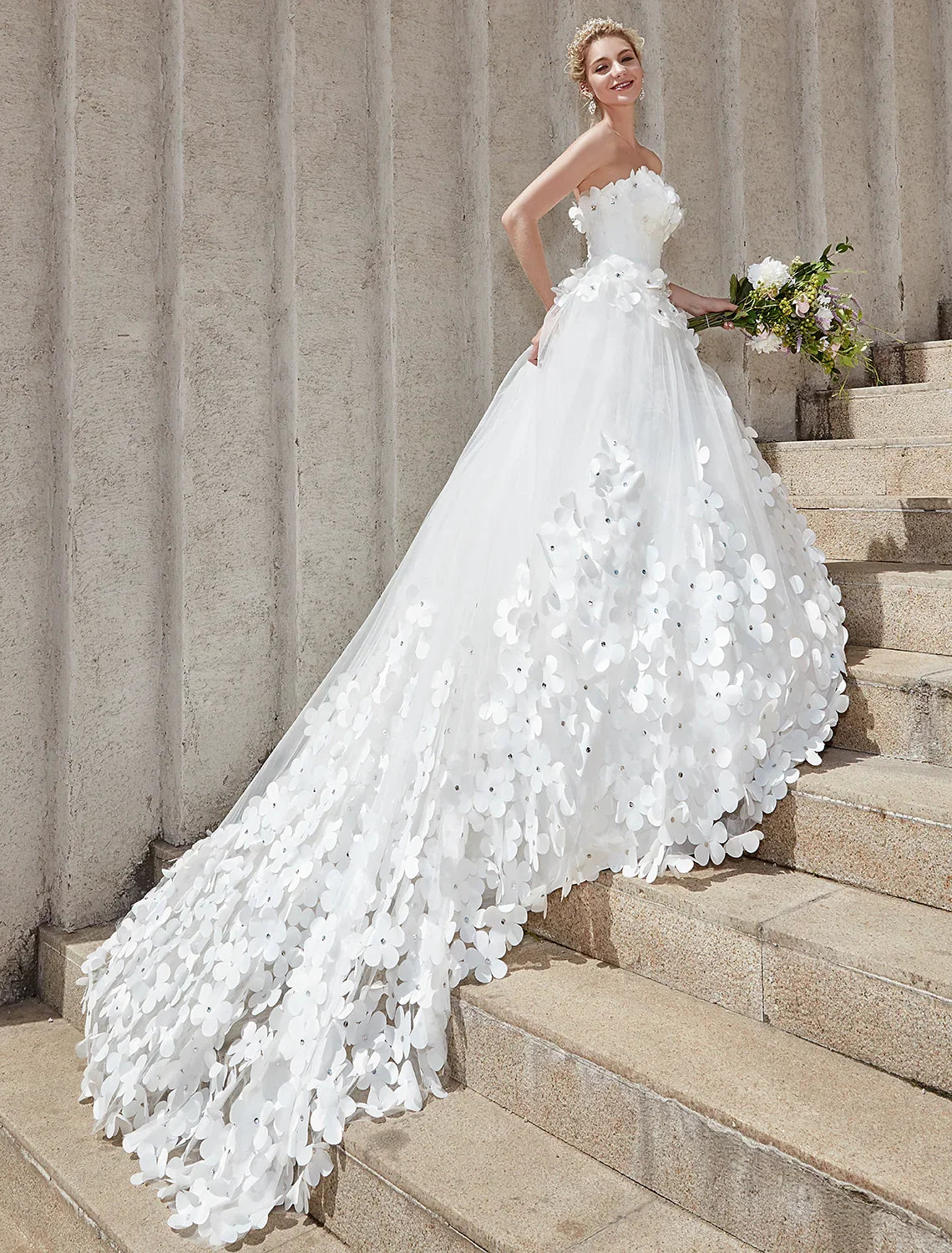 Engagement Open Back Formal Wedding Dresses Ball Gown Strapless Strapless With Crystals Flower