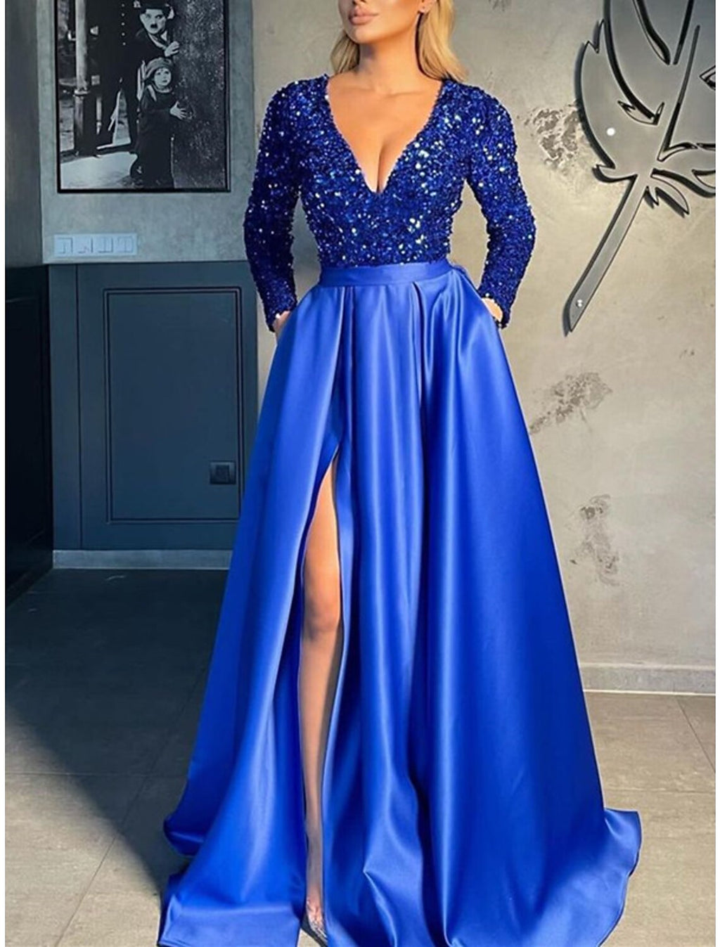 Celebrity Style Sparkle Sexy Party Wear Prom Dress V Neck Long Sleeve Sweep / Brush Train with Slit Splicing