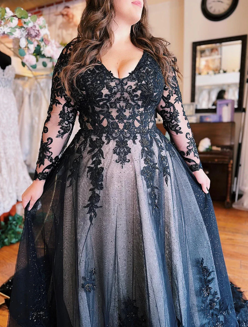 Black Evening Gown Dress Plus Size Formal Wedding Court Train Sleeveless V Neck Fall Wedding Reception with Slit Appliques