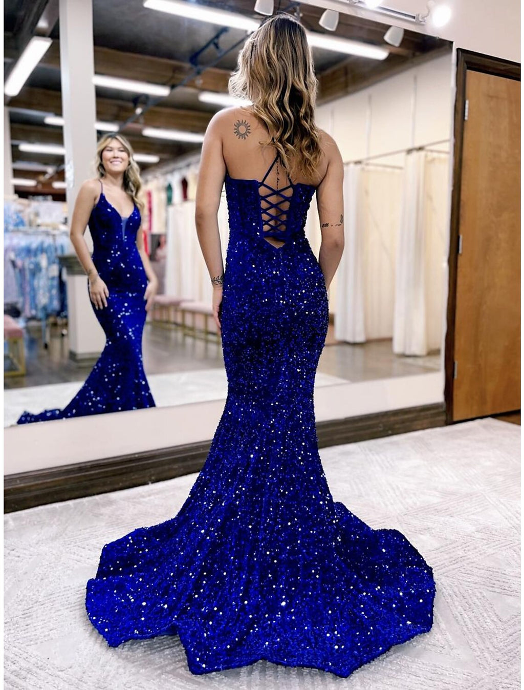 Mermaid / Trumpet Evening Gown Sparkle & Shine Dress Formal Court Train Sleeveless V Neck Backless