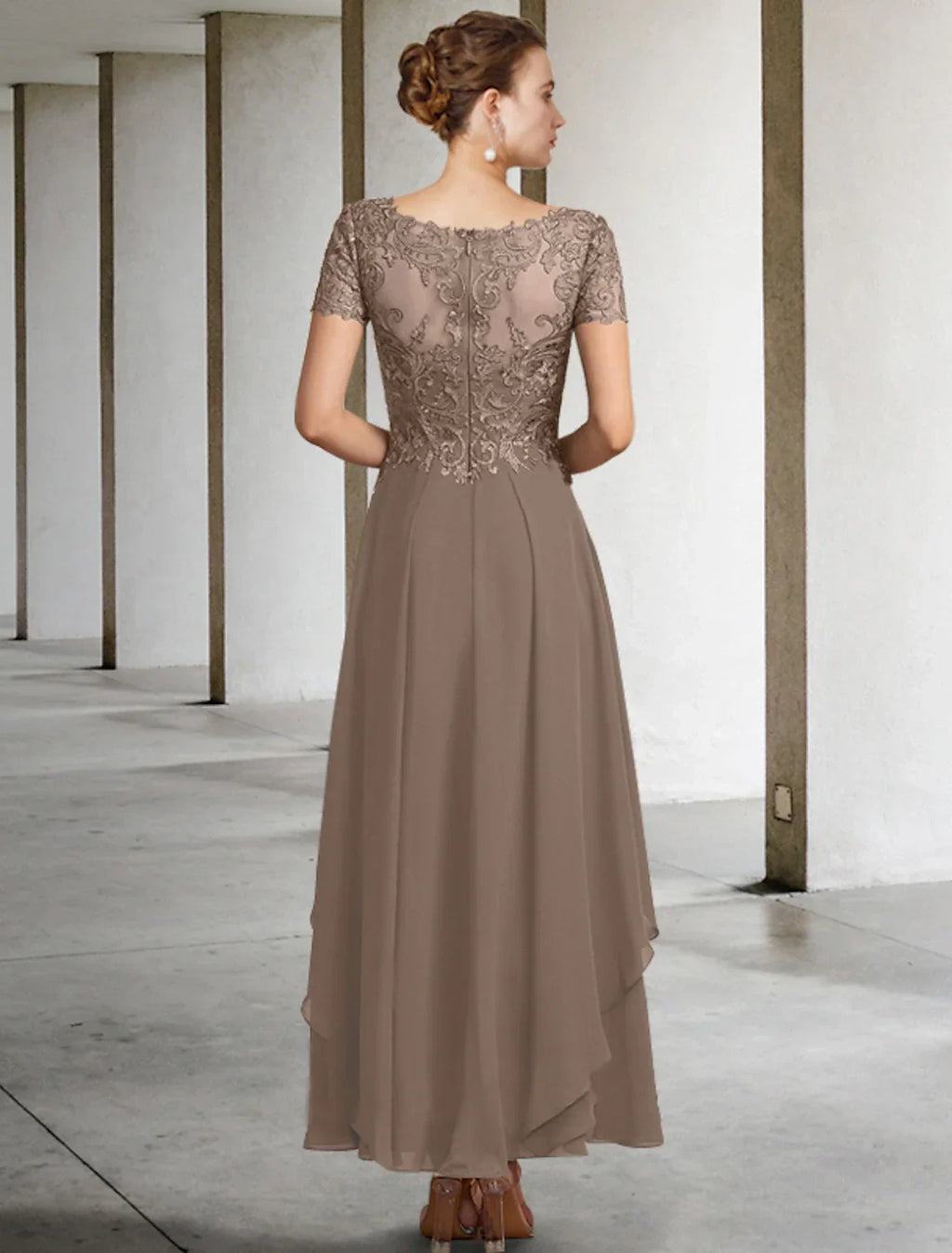 Mother of the Bride Dress Plus Size Elegant V Neck Ankle Length Short Sleeve with Appliques