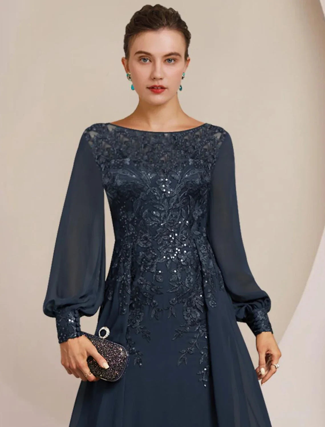 Sheath / Column Mother of the Bride Dress Formal Wedding Guest Elegant Scoop Neck Floor Length Long Sleeve with Appliques