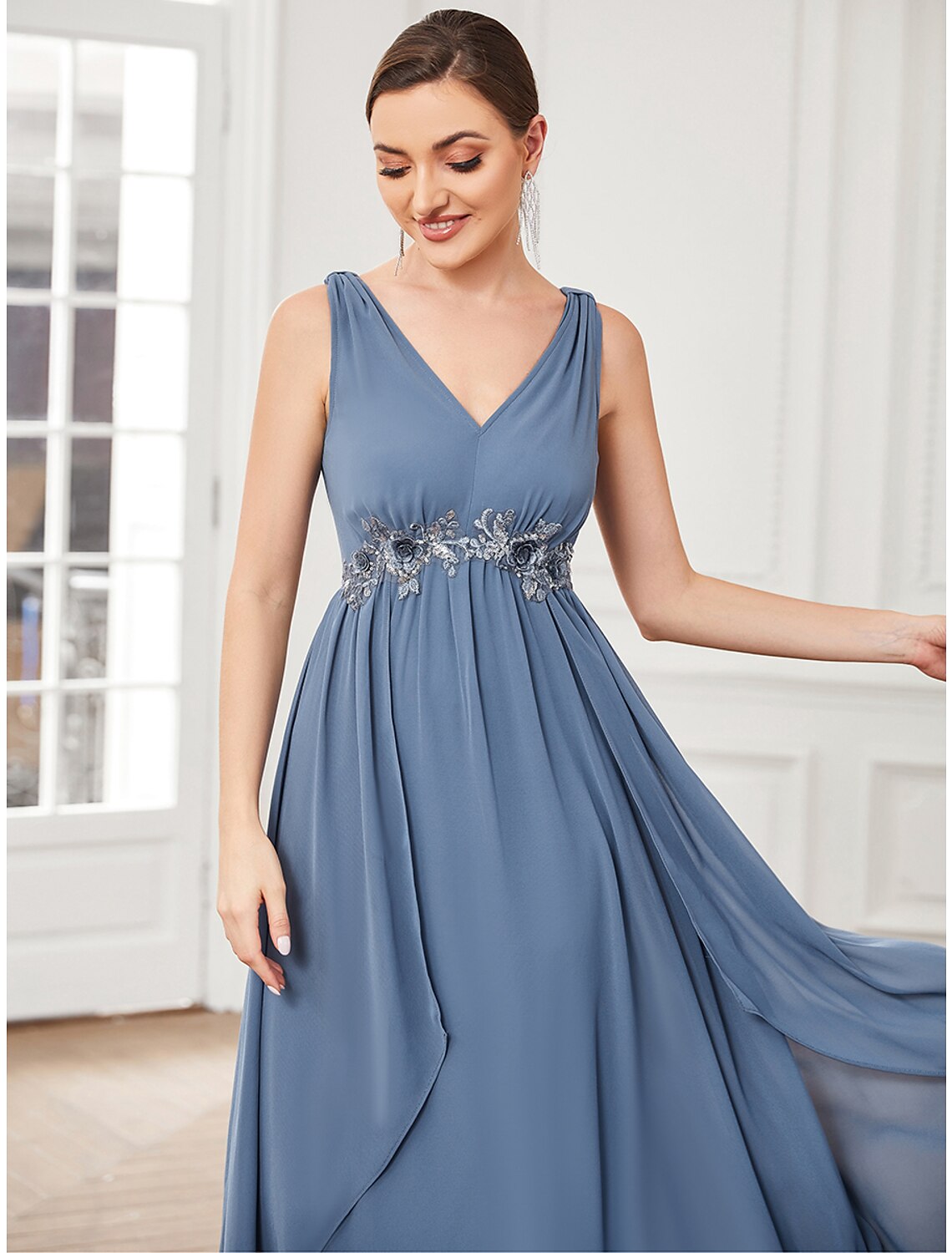 Minimalist Dress Party Wear Floor Length Sleeveless V Neck with Appliques