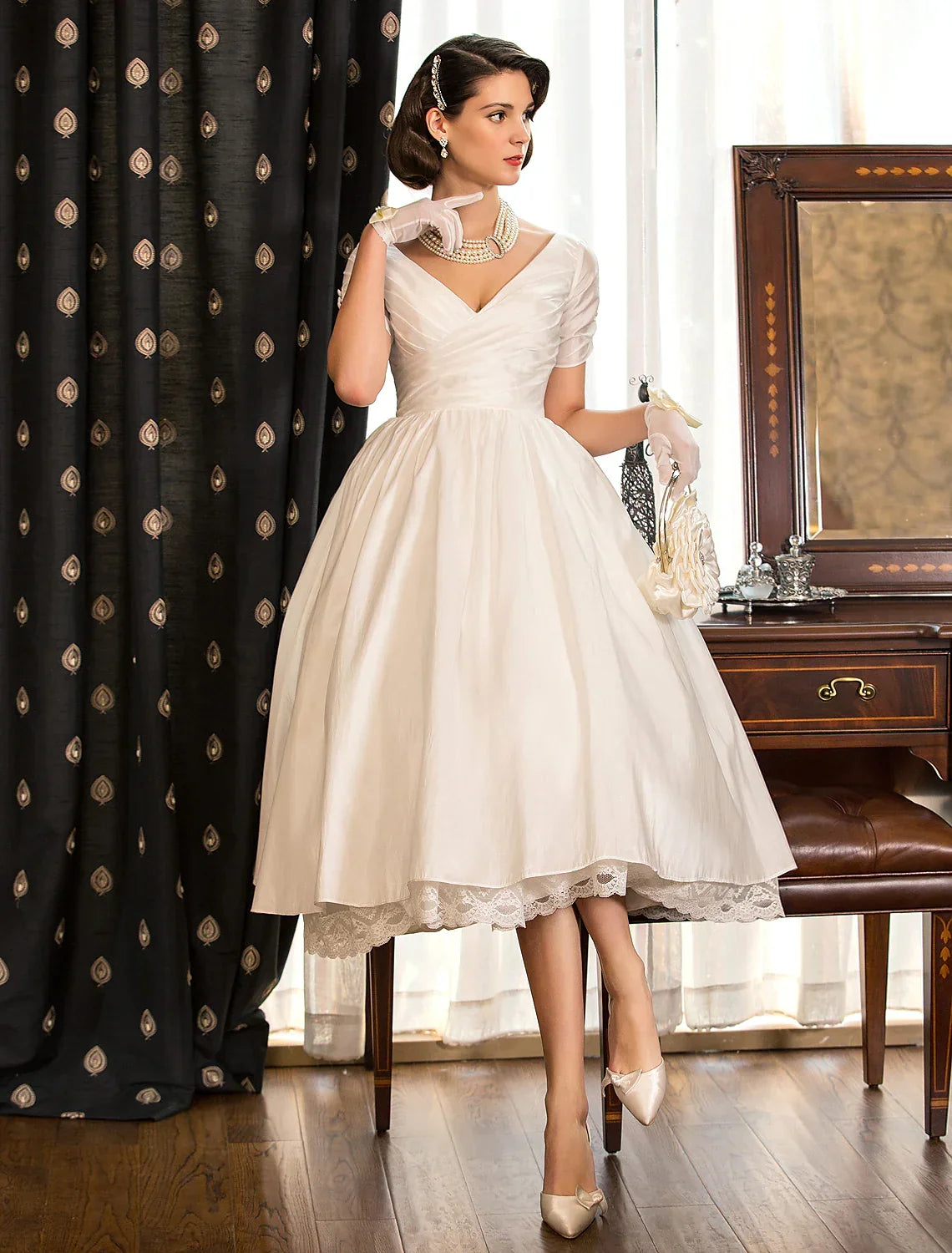 White Bridal Vintage Little Dresses Wedding Dresses A-Line Short Sleeve V Neck