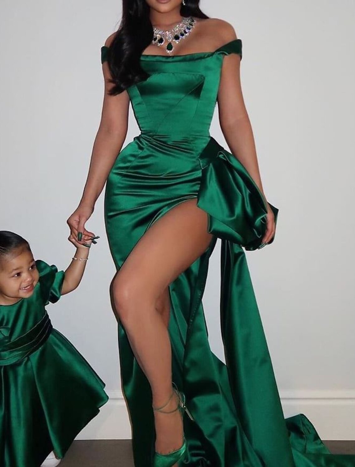 Sheath / Column Celebrity Style Sexy Prom Formal Evening Dress Off Shoulder Sleeveless Sweep / Brush Train