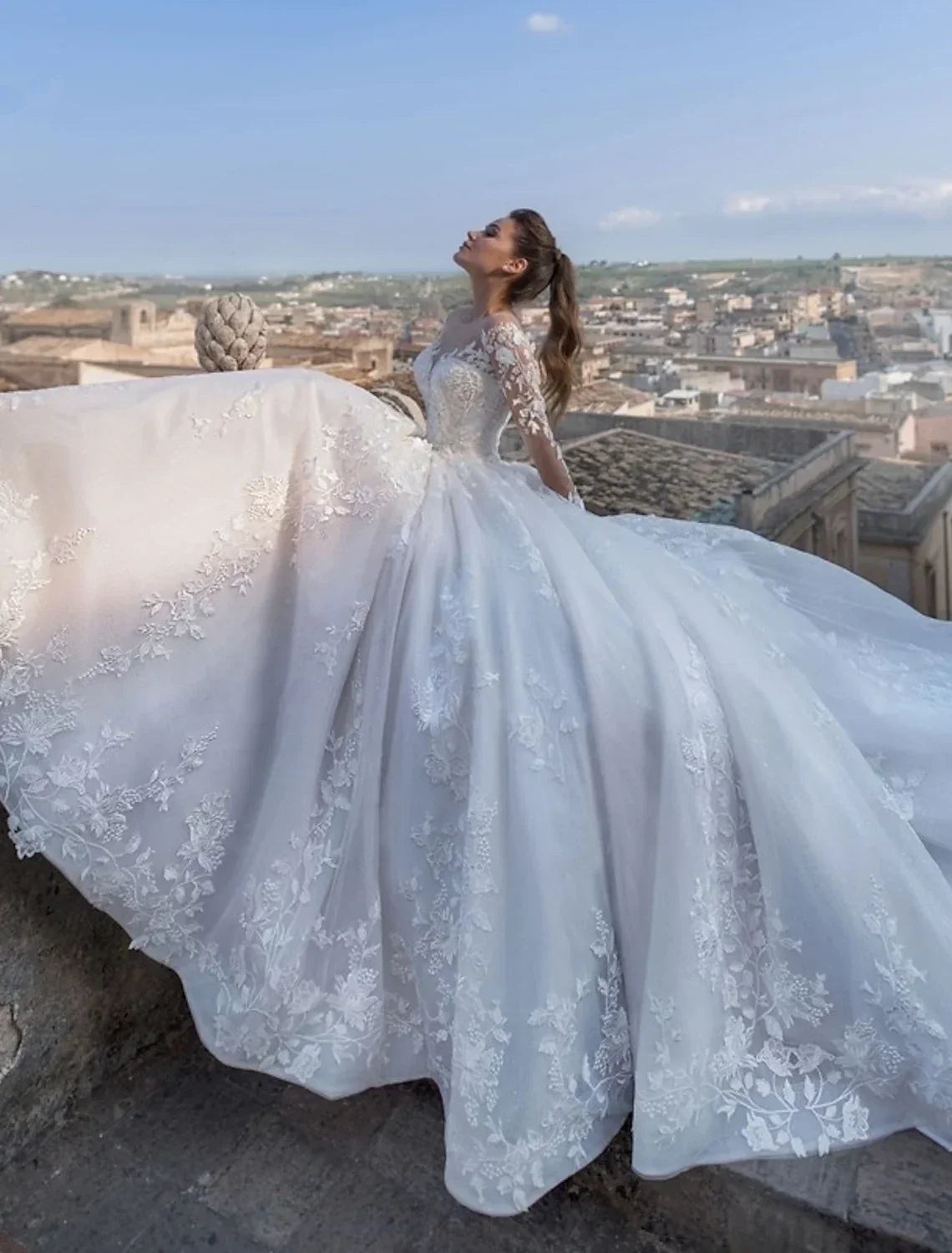 Engagement Open Back Sexy Formal Wedding Dresses Chapel Train Ball Gown Long Sleeve V Neck With Appliques