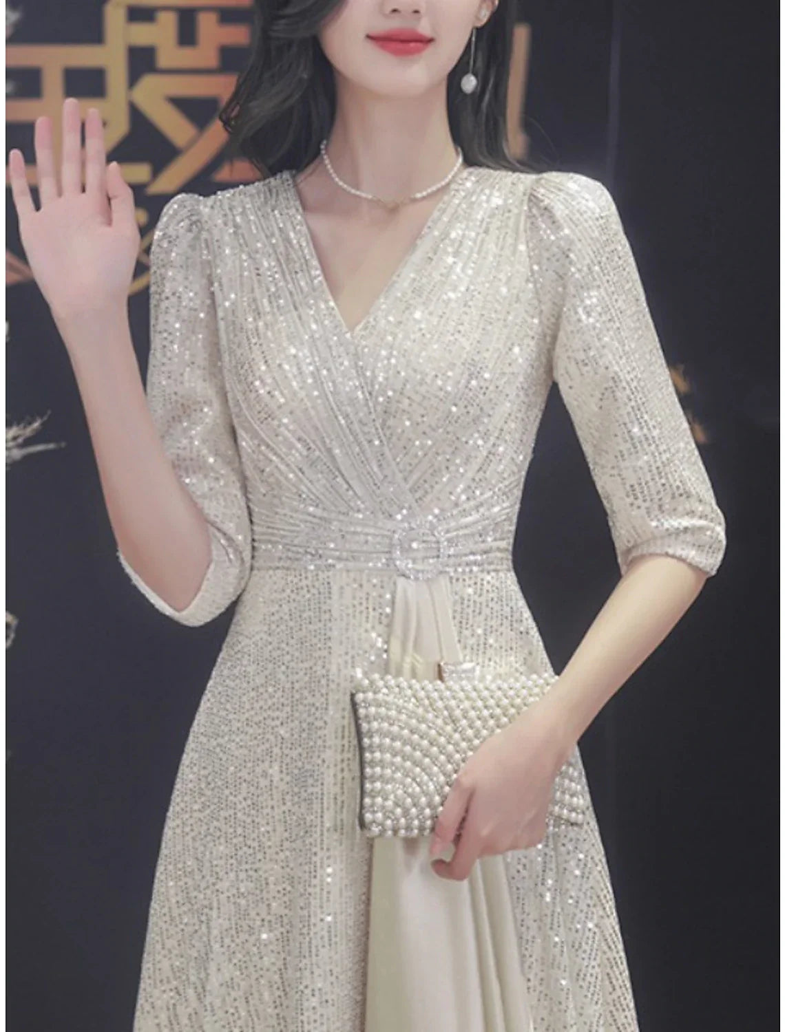 Mother of the Bride Dress Wedding Guest Sparkle & Shine Elegant Petite V Neck Sweep / Brush Train Half Sleeve with Pleats Crystal Brooch Fall
