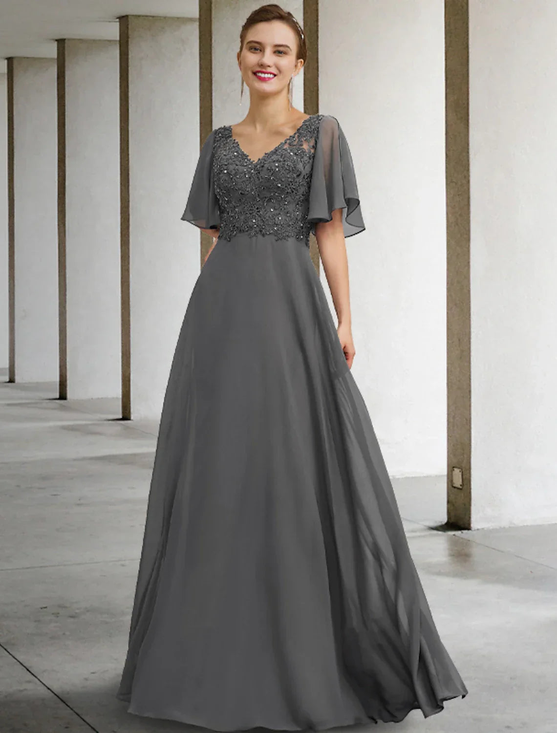 Mother of the Bride Dress Luxurious Elegant V Neck Floor Length Short Sleeve with Beading Appliques