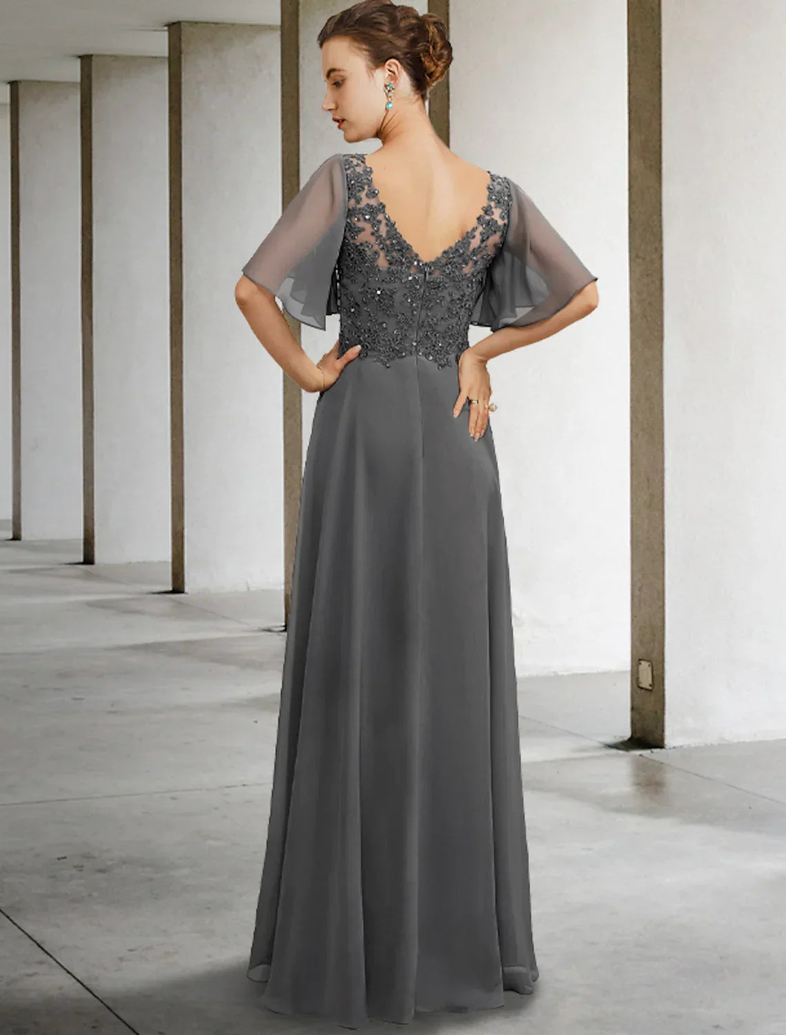 Mother of the Bride Dress Luxurious Elegant V Neck Floor Length Short Sleeve Beading Appliques