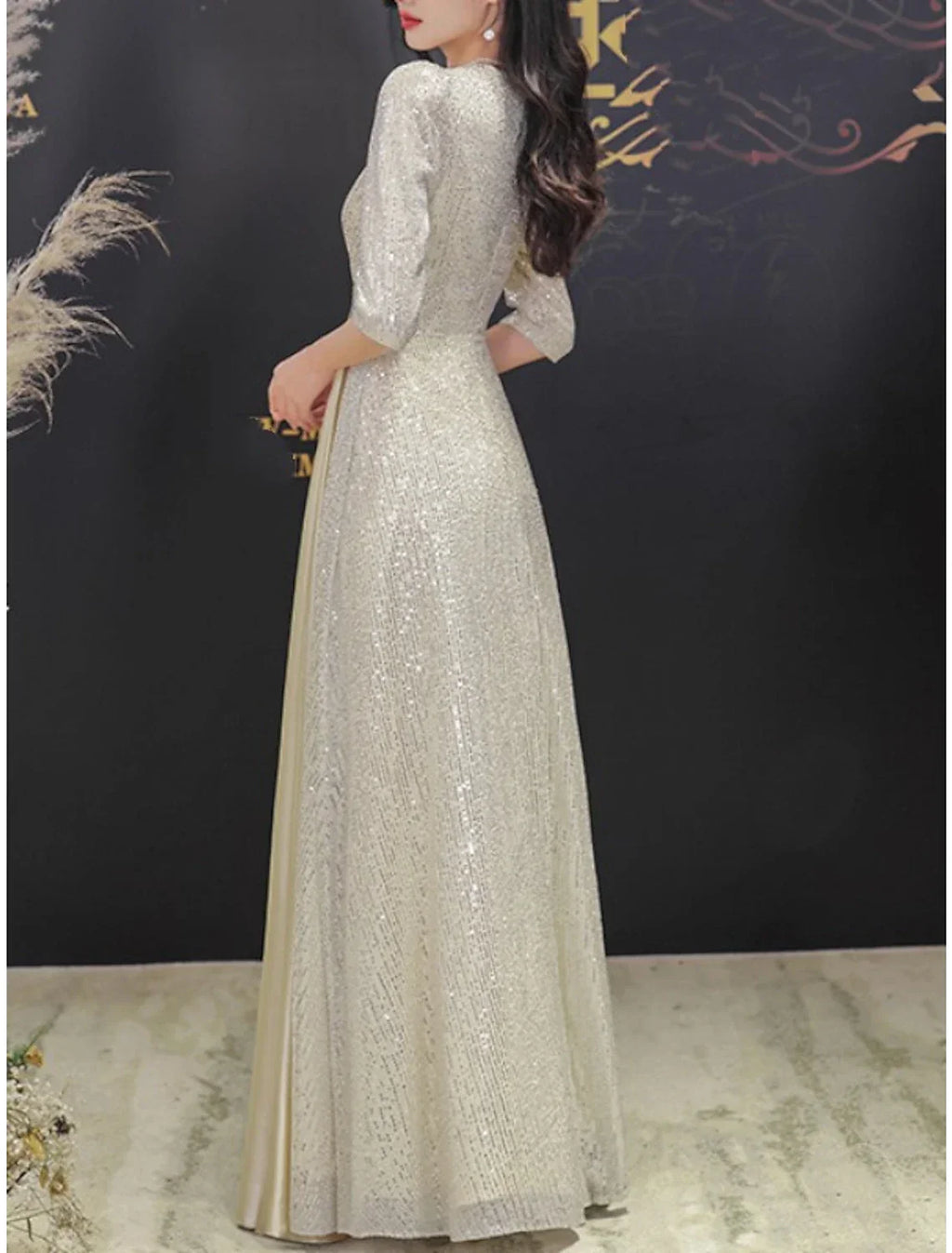 Mother of the Bride Dress Wedding Guest Sparkle & Shine Elegant Petite V Neck Sweep / Brush Train Half Sleeve with Pleats Crystal Brooch Fall